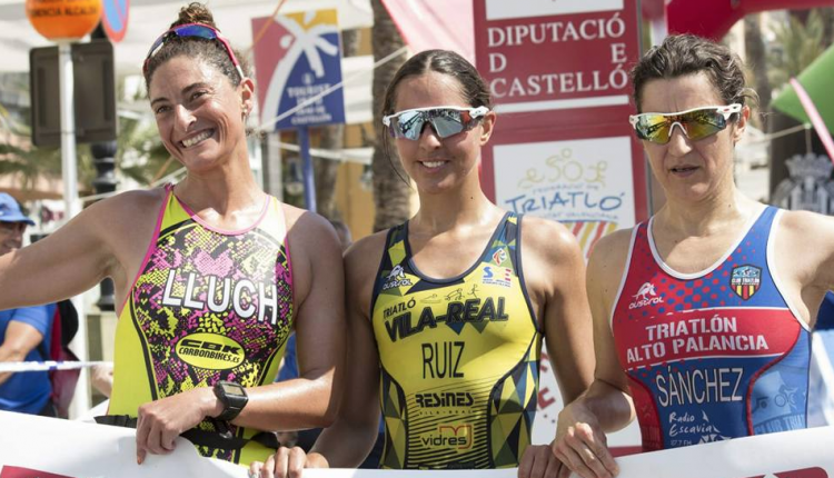 Mirabet y Ruiz vencen el triatló Port de Castelló