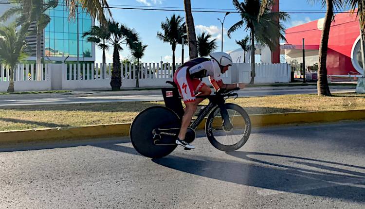 Javier Gómez Noya vence el Challenge Cancun