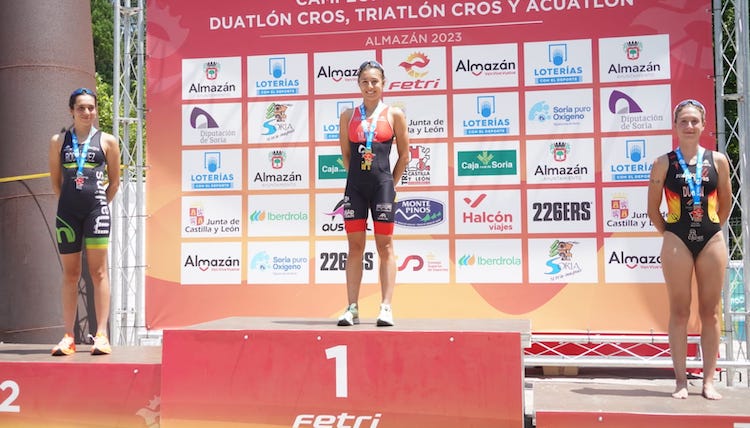 Marina Muñoz y Kevin Tarek campeones de España de Triatlon Cross