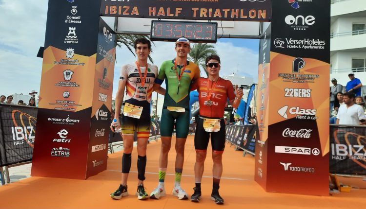 Wilhelm Hirsch y Laura Gómez vencen el Ibiza Half Triathlon