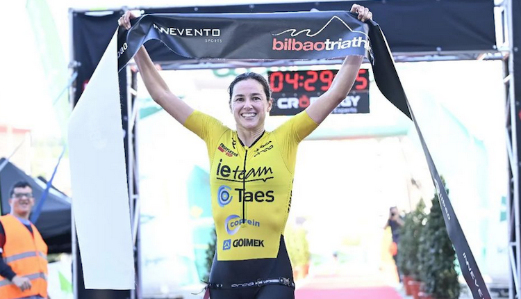 Helene Alberdi y Pello Osoro se llevan el Bilbao Triathlon