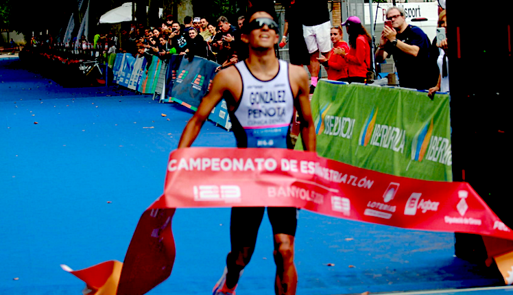 Pelayo González campeón de España de Triatlon