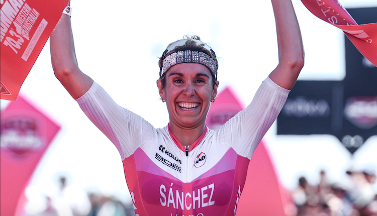 Marta Sánchez arrasa en IRONMAN 70.3 Western Australia