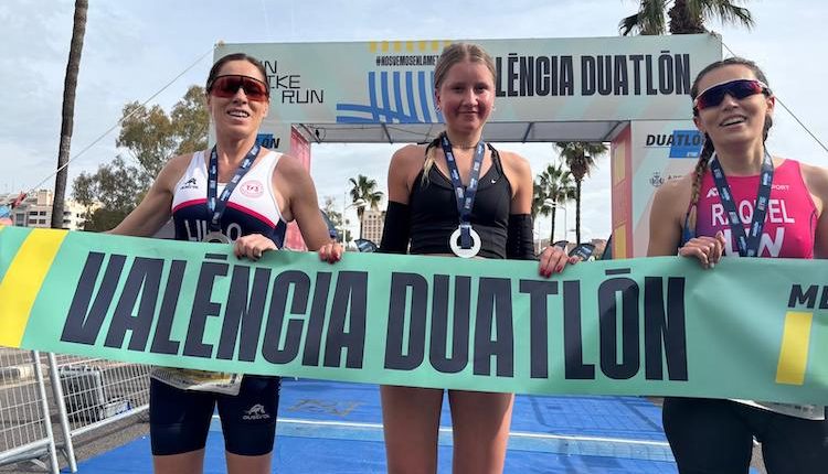 Jordi Pascual y Delphine Charil vencen Duatlon de Valencia by MTRI