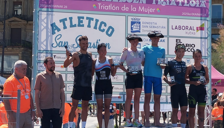 Mikel Arrasate y Mikalaya Messer vencen el Triatlon de Donostia