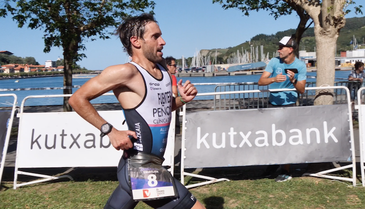 Gonzalo Fuentes arrasa en el Triathlon de Baudreix