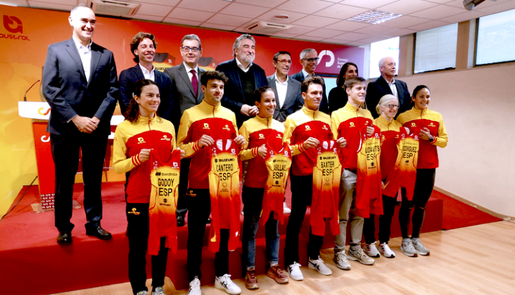 Presentado el uniforme de la Selección Española de Triatlon 2026