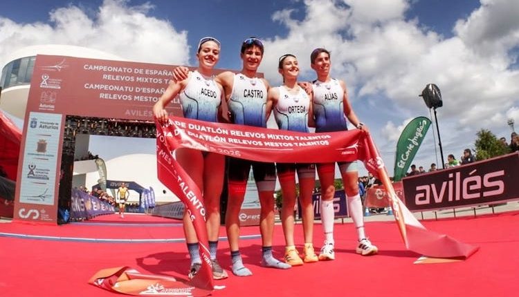 Tribarros Villafranca arrasa en el Relevo Mixto Talento