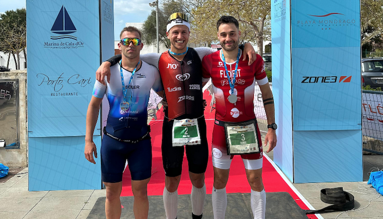 Julen Díez y Claudia Striekwold se llevan el TotalTri Mallorca