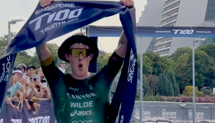 Hayden Wilde arrasa en la T100 Singapur