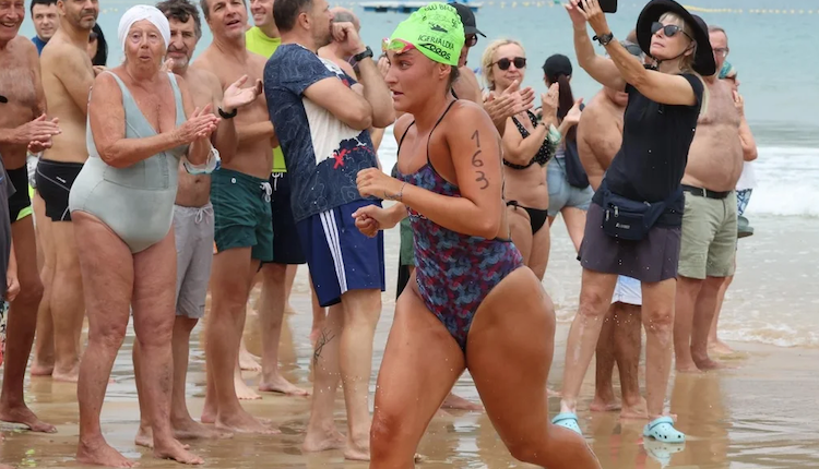 Aitiana Abalos 1ª y Mikel Ugarte 2º en la Travesía del Paseo Nuevo