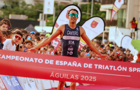 David Cantero se corona campeón de España de Triatlón en Mérida